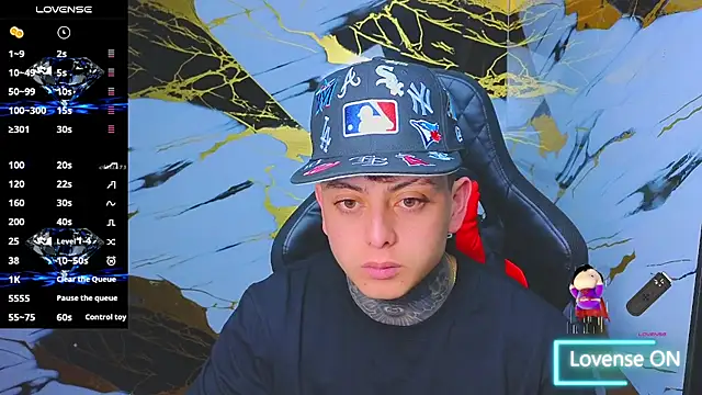 Snapshot of Kevin22_222 chatting on 11.19.25 Kevin22 222 online show from 11.19.25