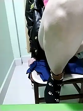 Snapshot of Luxcute286 chatting on 02.17.25 Luxcute286 online show from 02.17.25