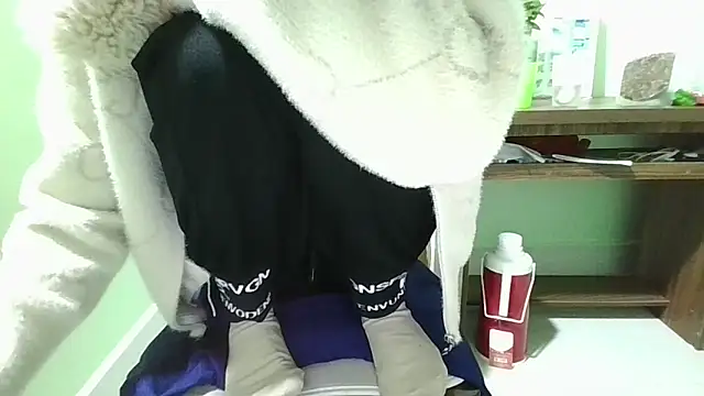 Snapshot of Luxcute286 chatting on 02.22.25 Luxcute286 online show from 02.22.25