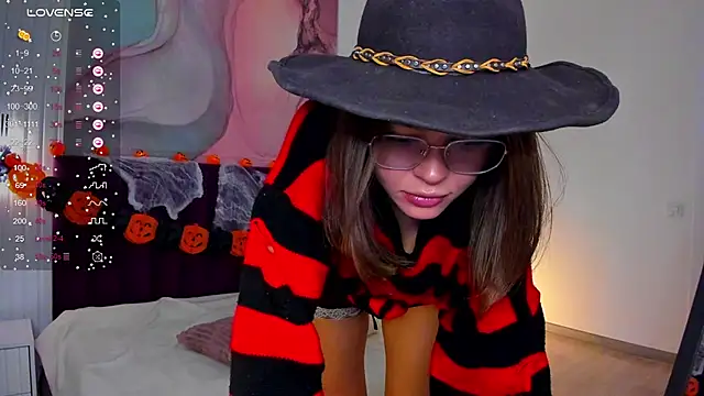 Kelly Cuutie online show from 10.29.25