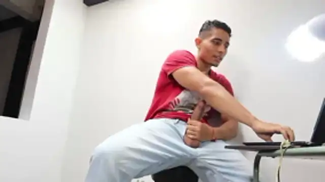 Snapshot of SeanToro chatting on 01.12.26 SeanToro online show from 01.12.26