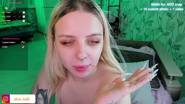 Alice Halle online show from 01.03.25