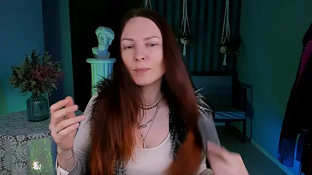 Snapshot of VandaRossi chatting on 01.16.25 VandaRossi online show from 01.16.25