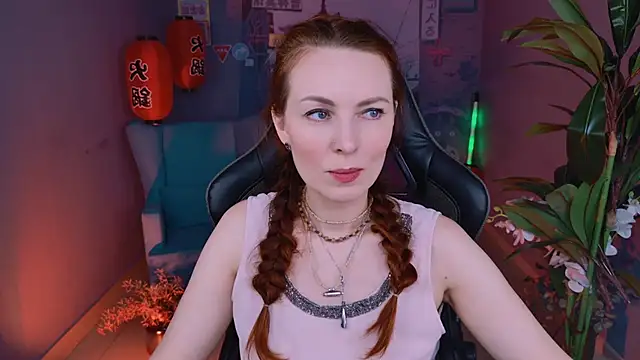 Snapshot of VandaRossi chatting on 01.17.25 VandaRossi online show from 01.17.25