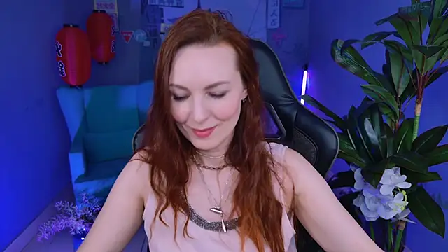 Snapshot of VandaRossi chatting on 01.17.25 VandaRossi online show from 01.17.25