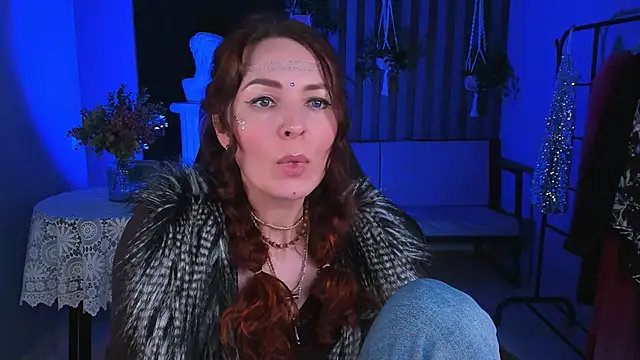 Snapshot of VandaRossi chatting on 01.19.25 VandaRossi online show from 01.19.25