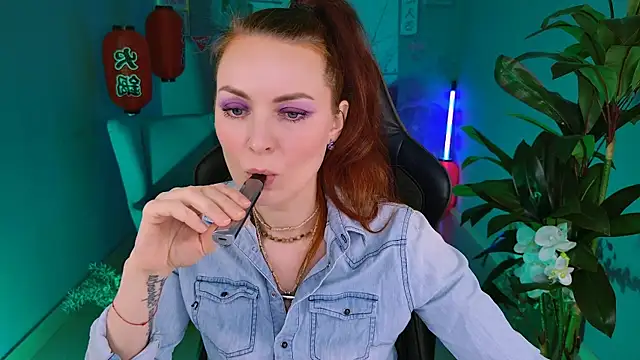 Snapshot of VandaRossi chatting on 01.24.25 VandaRossi online show from 01.24.25