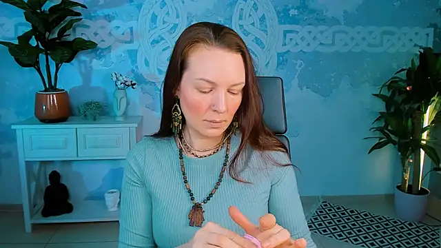 Snapshot of VandaRossi chatting on 01.29.25 VandaRossi online show from 01.29.25