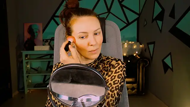 Snapshot of VandaRossi chatting on 01.30.25 VandaRossi online show from 01.30.25