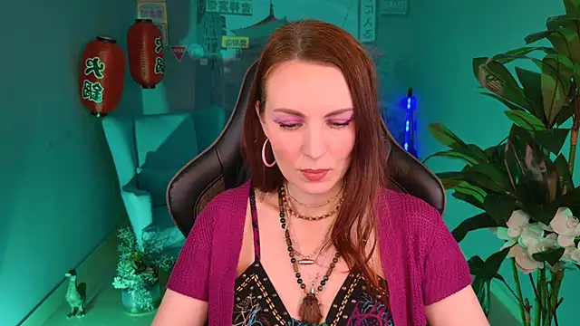 Snapshot of VandaRossi chatting on 01.31.25 VandaRossi online show from 01.31.25