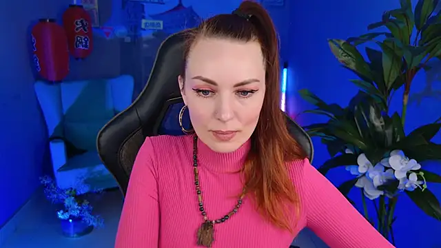 Snapshot of VandaRossi chatting on 02.02.25 VandaRossi online show from 02.02.25