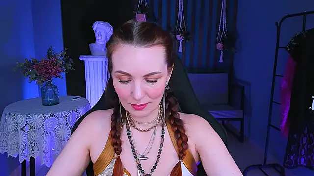 Snapshot of VandaRossi chatting on 02.07.25 VandaRossi online show from 02.07.25