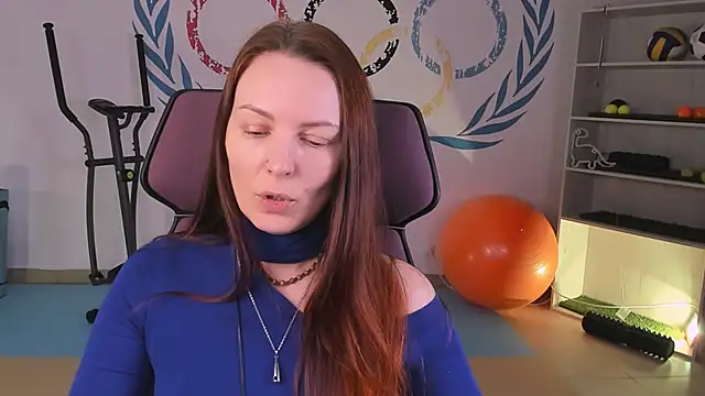 Snapshot of VandaRossi chatting on 02.12.25 VandaRossi online show from 02.12.25