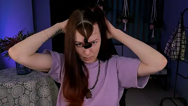 Snapshot of VandaRossi chatting on 02.14.25 VandaRossi online show from 02.14.25