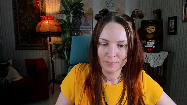 Snapshot of VandaRossi chatting on 02.16.25 VandaRossi online show from 02.16.25