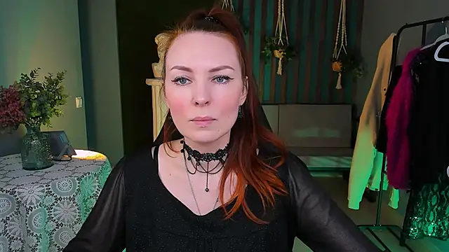 Snapshot of VandaRossi chatting on 02.22.25 VandaRossi online show from 02.22.25