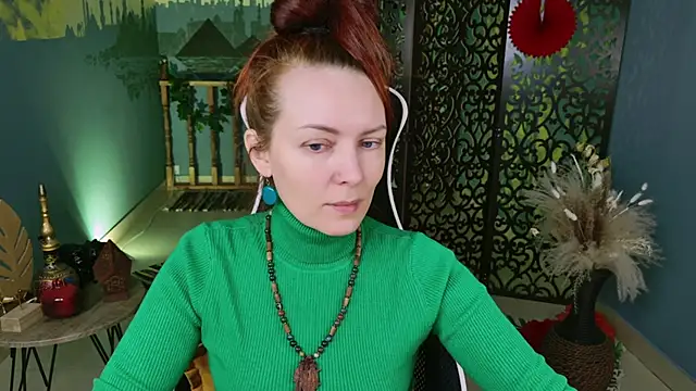 Snapshot of VandaRossi chatting on 02.26.25 VandaRossi online show from 02.26.25