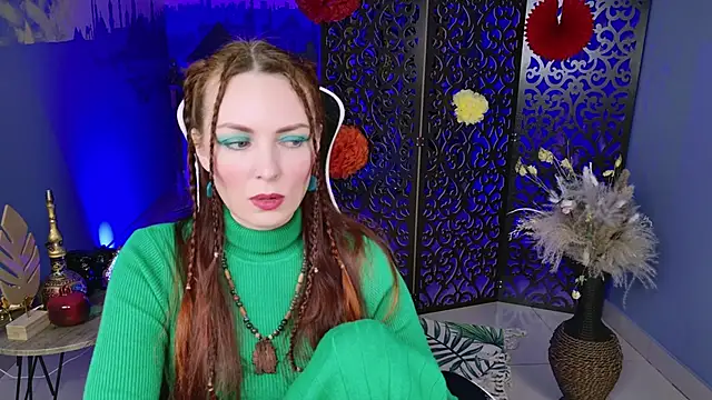 Snapshot of VandaRossi chatting on 02.26.25 VandaRossi online show from 02.26.25