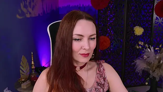 Snapshot of VandaRossi chatting on 02.28.25 VandaRossi online show from 02.28.25