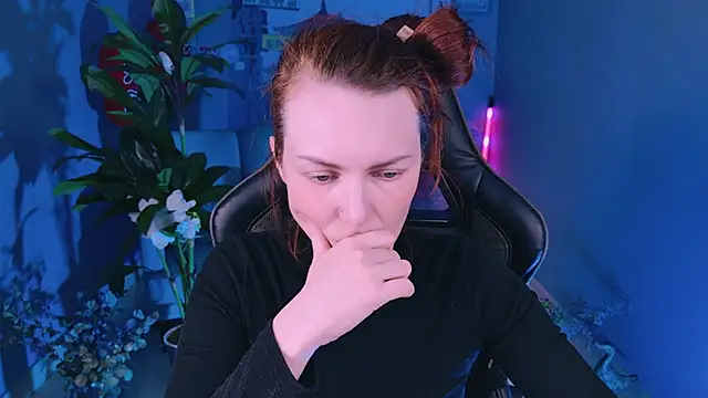 Snapshot of VandaRossi chatting on 03.01.25 VandaRossi online show from 03.01.25