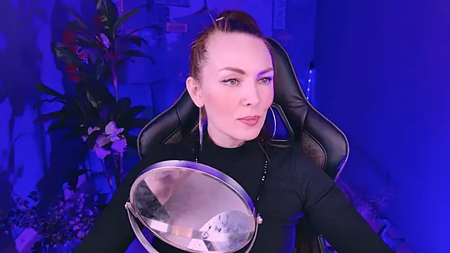 Snapshot of VandaRossi chatting on 03.01.25 VandaRossi online show from 03.01.25