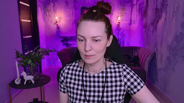 Snapshot of VandaRossi chatting on 03.02.25 VandaRossi online show from 03.02.25