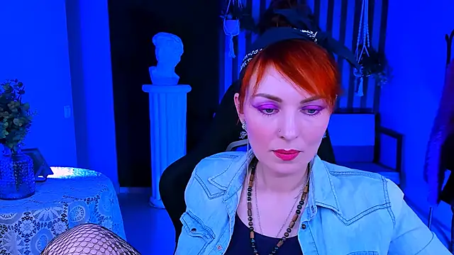 Snapshot of VandaRossi chatting on 03.07.25 VandaRossi online show from 03.07.25