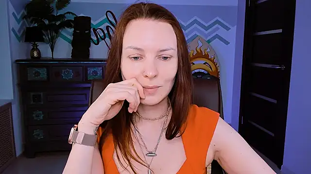 Snapshot of VandaRossi chatting on 03.13.25 VandaRossi online show from 03.13.25