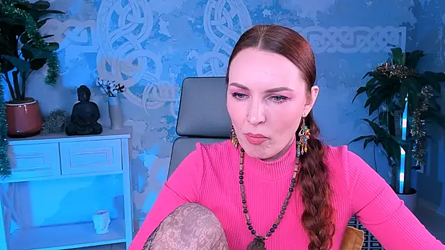 Snapshot of VandaRossi chatting on 03.14.25 VandaRossi online show from 03.14.25