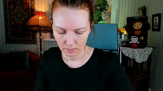 Snapshot of VandaRossi chatting on 03.15.25 VandaRossi online show from 03.15.25