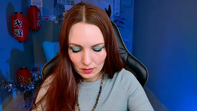 Snapshot of VandaRossi chatting on 03.19.25 VandaRossi online show from 03.19.25