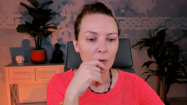 Snapshot of VandaRossi chatting on 09.09.25 VandaRossi online show from 09.09.25