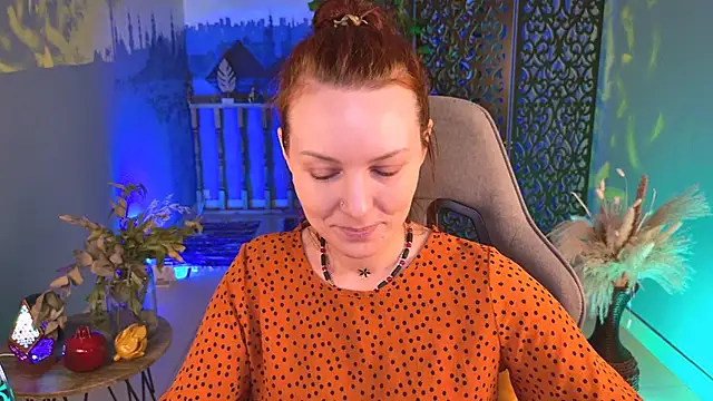 Snapshot of VandaRossi chatting on 09.14.25 VandaRossi online show from 09.14.25