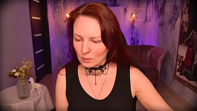 Snapshot of VandaRossi chatting on 09.20.25 VandaRossi online show from 09.20.25