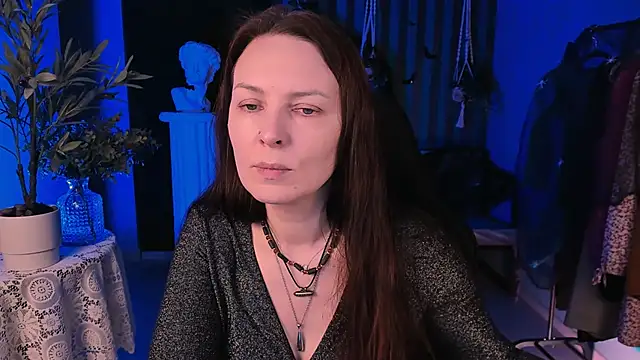 Snapshot of VandaRossi chatting on 10.18.25 VandaRossi online show from 10.18.25