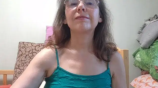 Snapshot of HollyJewel chatting on 07.15.26 HollyJewel online show from 07.15.26