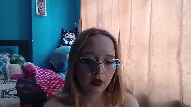 Snapshot of Liaroberts1 chatting on 03.21.25 Liaroberts1 online show from 03.21.25