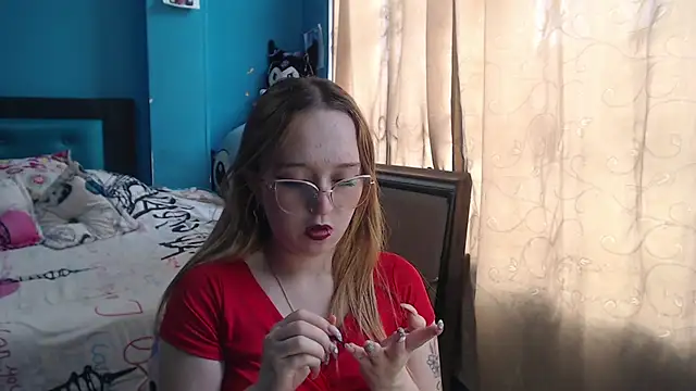 Snapshot of Liaroberts1 chatting on 03.22.25 Liaroberts1 online show from 03.22.25