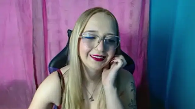 Liaroberts1 online show from 06.18.26