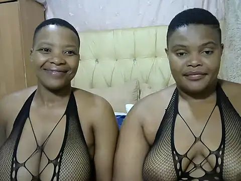 Snapshot of Xxxsluts chatting on 01.22.25 Xxxsluts online show from 01.22.25