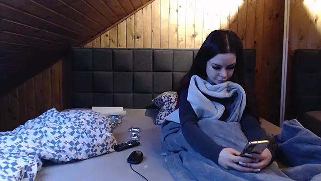 BoeseMoni1998 online show from 02.14.25