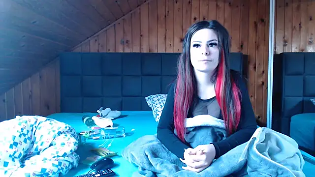 BoeseMoni1998 online show from 02.25.25