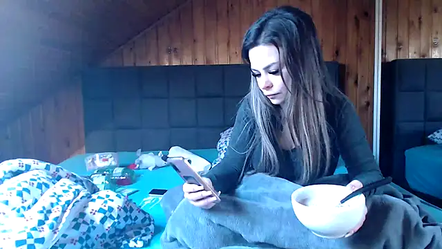 BoeseMoni1998 online show from 03.13.25