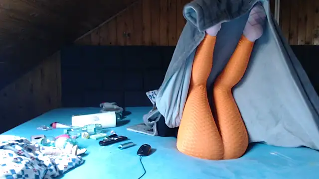 BoeseMoni1998 online show from 03.15.25