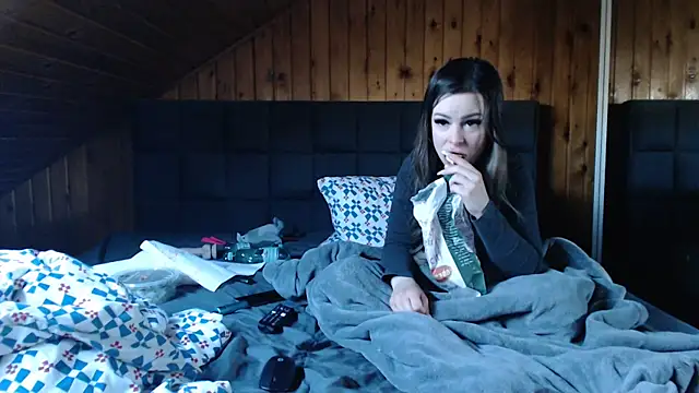 BoeseMoni1998 online show from 03.18.25