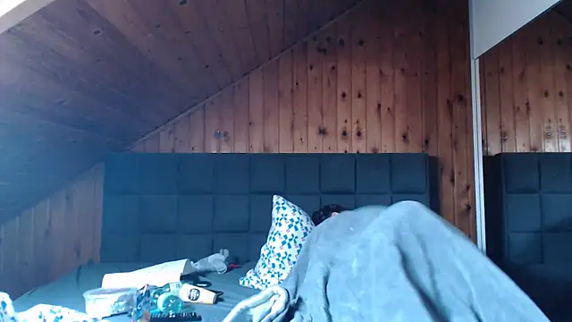 BoeseMoni1998 online show from 03.20.25