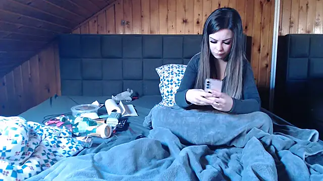 BoeseMoni1998 online show from 03.22.25