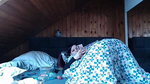 BoeseMoni1998 online show from 10.22.25