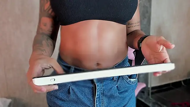 Cleopatra Fit online show from 03.05.25