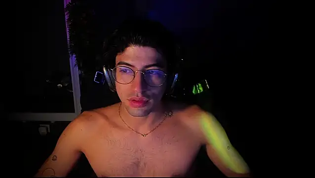 Snapshot of newjeff chatting on 10.14.25 newjeff online show from 10.14.25